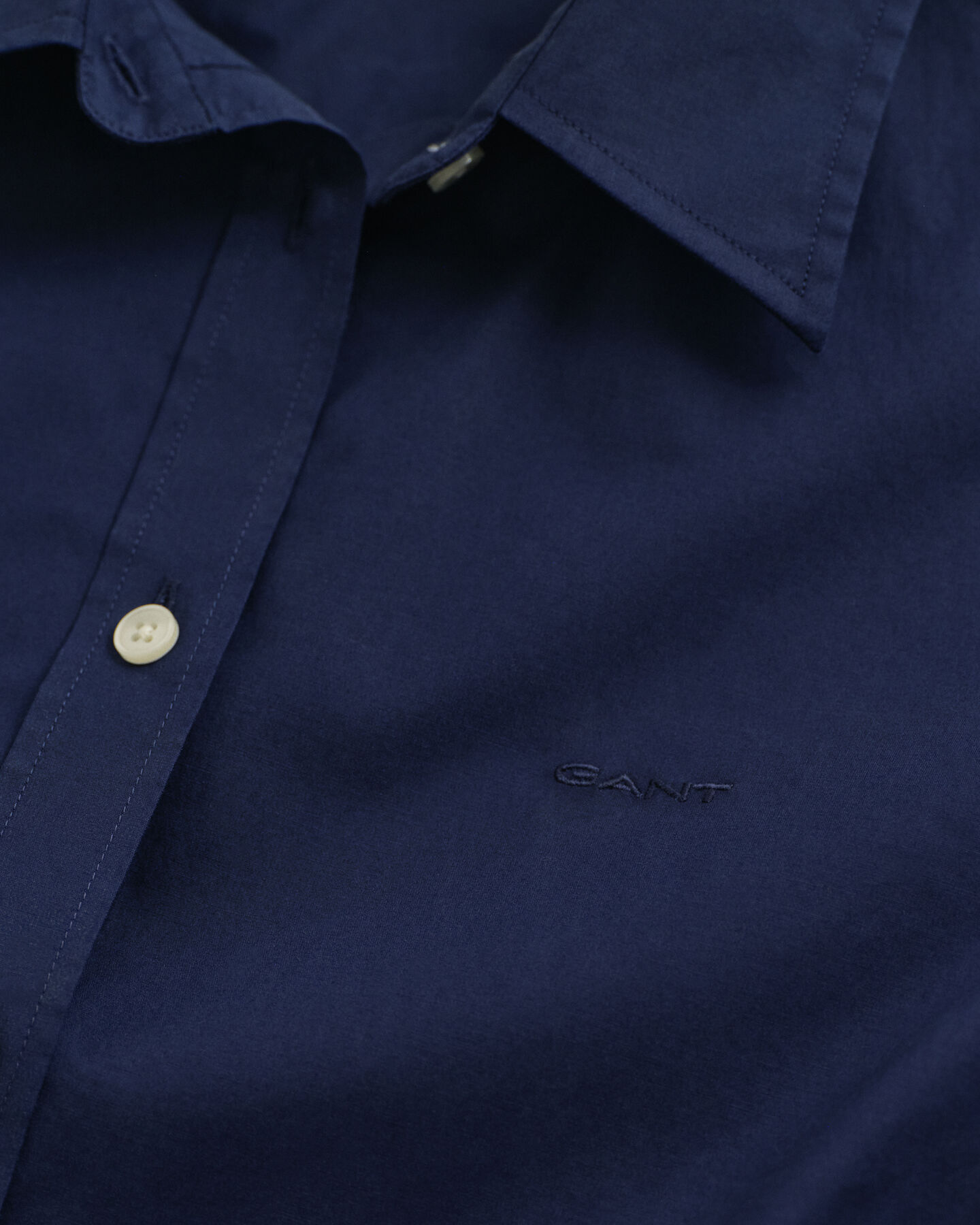 Slim fit poplinskjorta