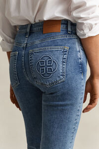 Utst&auml;llda jeans med monogram