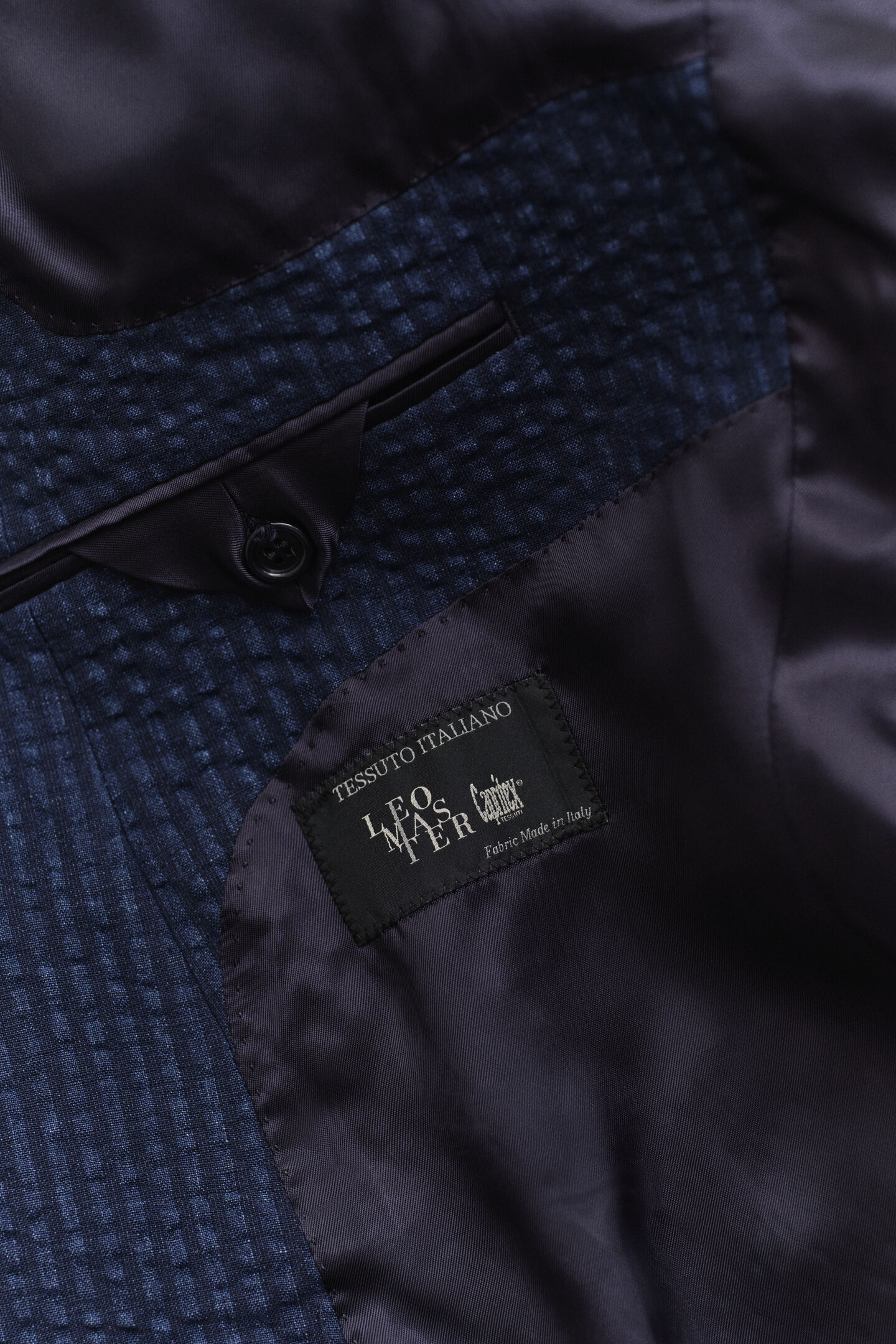 Indigof&auml;rgad kavaj i b&auml;ckeb&ouml;lja