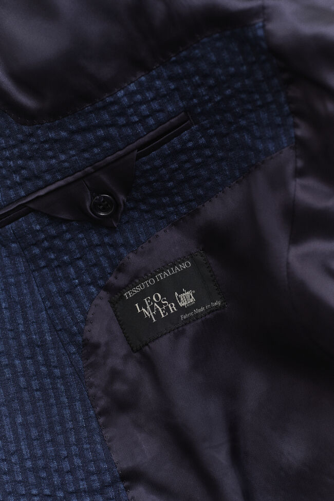 Indigof&auml;rgad kavaj i b&auml;ckeb&ouml;lja