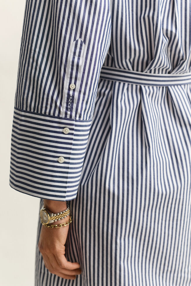 Randig skjortkl&auml;nning i poplin