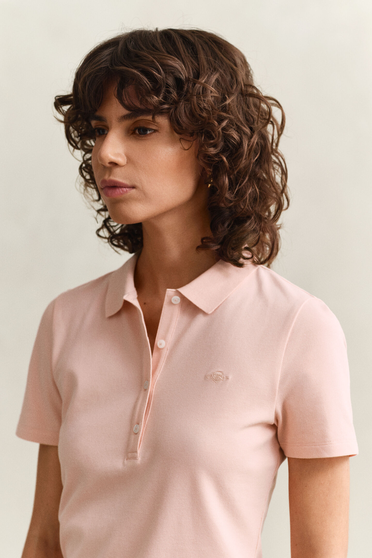 Slim fit pik&eacute;tr&ouml;ja