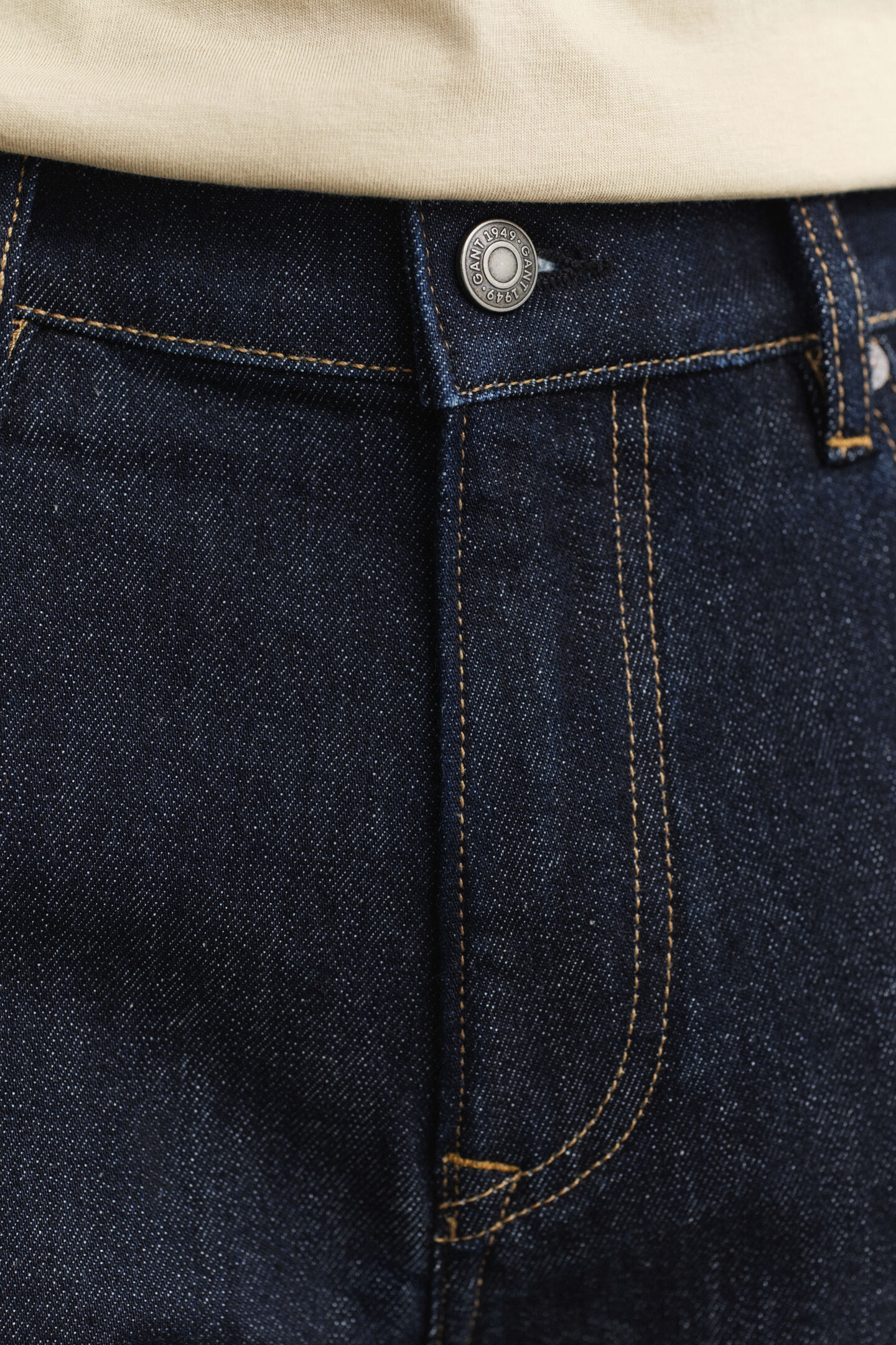 Regular fit jeans i stilren tv&auml;tt