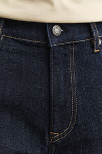 Regular fit jeans i stilren tv&auml;tt