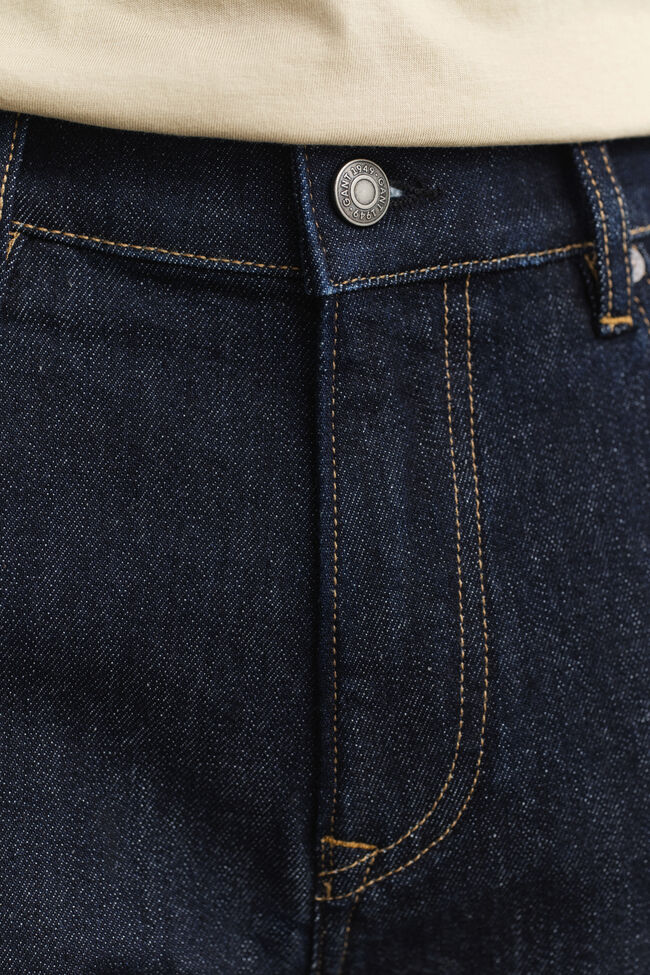 Regular fit jeans i stilren tv&auml;tt