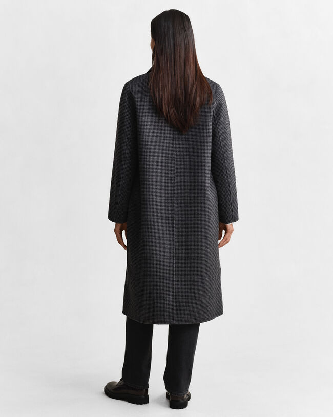 Rutig kappa med handsydda detaljer