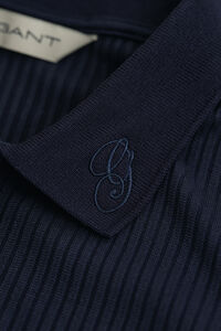 Ribbstickad pik&eacute;tr&ouml;ja