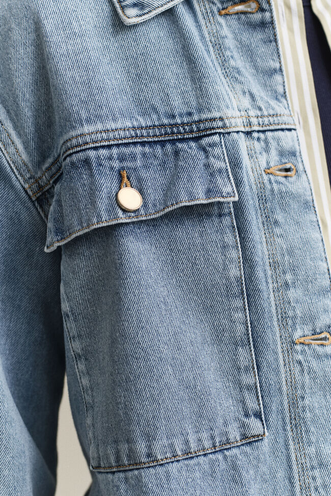 Denimjacka med b&auml;lte