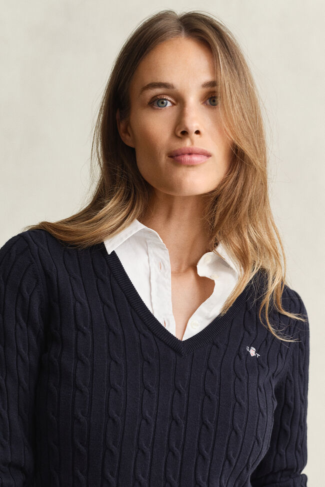 V-ringad kabelstickad tr&ouml;ja