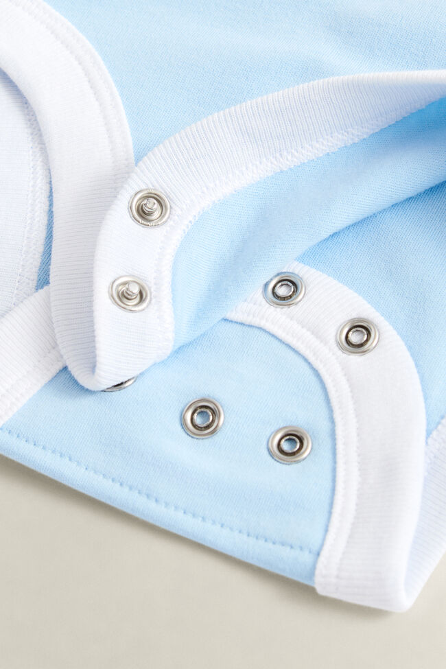 Baby set med sparkdr&auml;kt och m&ouml;ssa