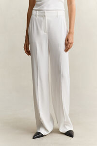 Skr&auml;ddarsydda byxor i cr&ecirc;pe